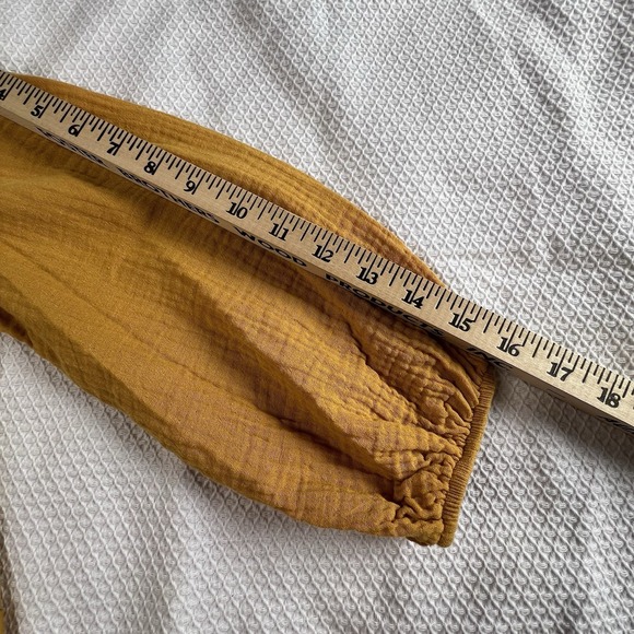 Roan + Ryan Mira Off Shoulder Blouse Womens Size XS Pleated Gold 3/4 Sleeves - Picture 5 of 6